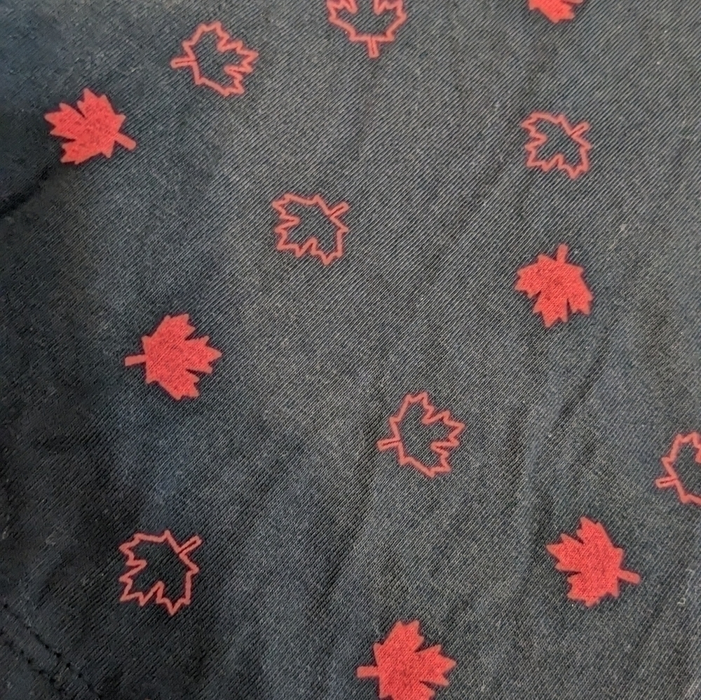 FALL leaf patterned tee size Large